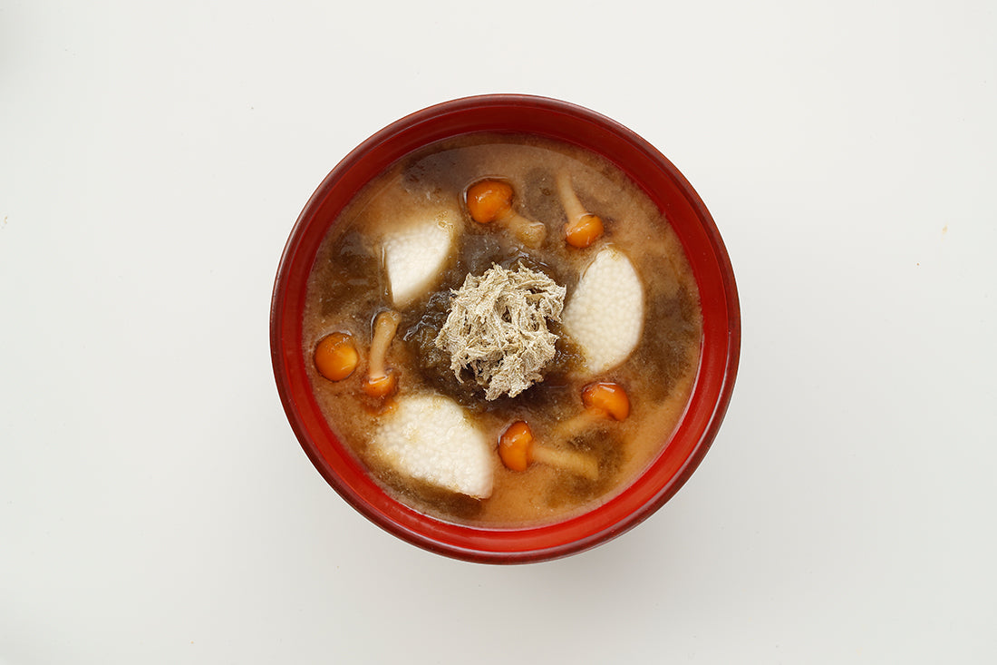 長いもとなめこのとろとろ味噌汁